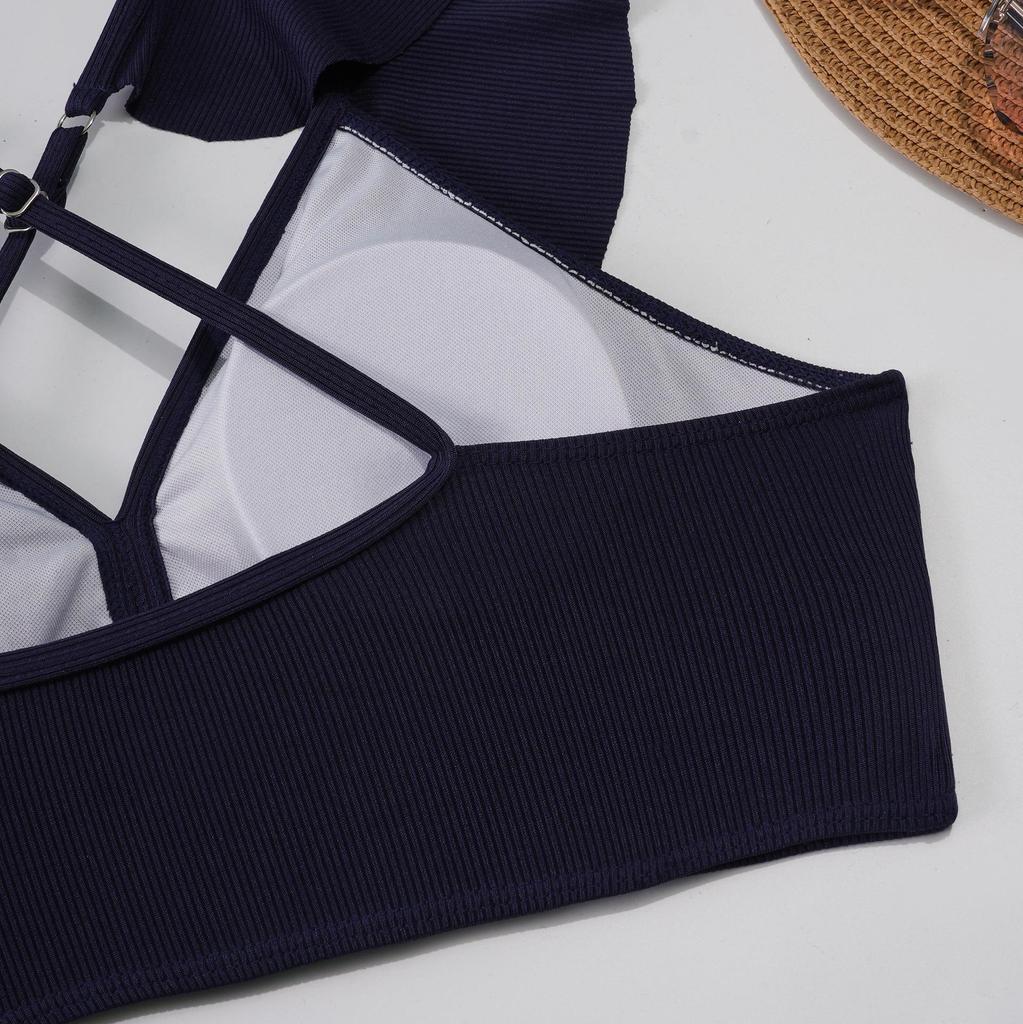 Bikini a tre pezzi alla moda europeo e americano con top arricciato