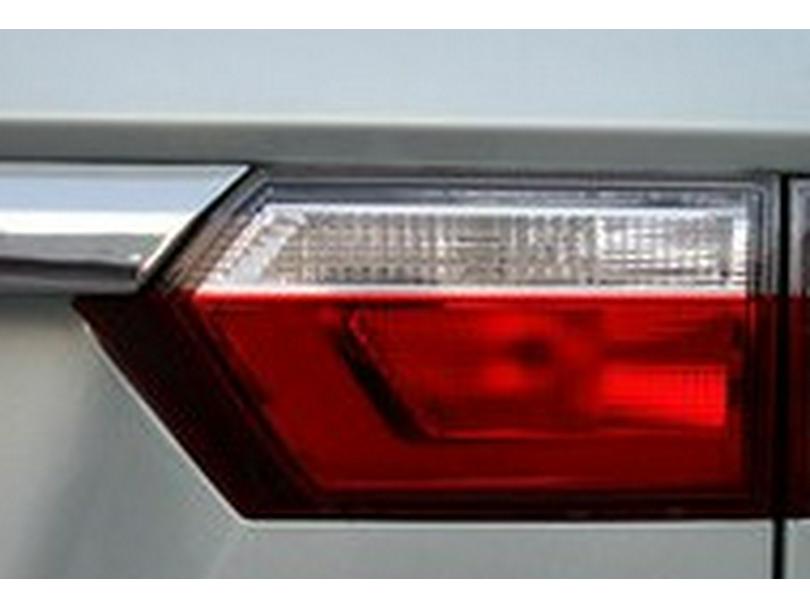 Compatible with Dongfeng Fengguang S560 Rear Taillight Assembly: Brake and Driving Lights