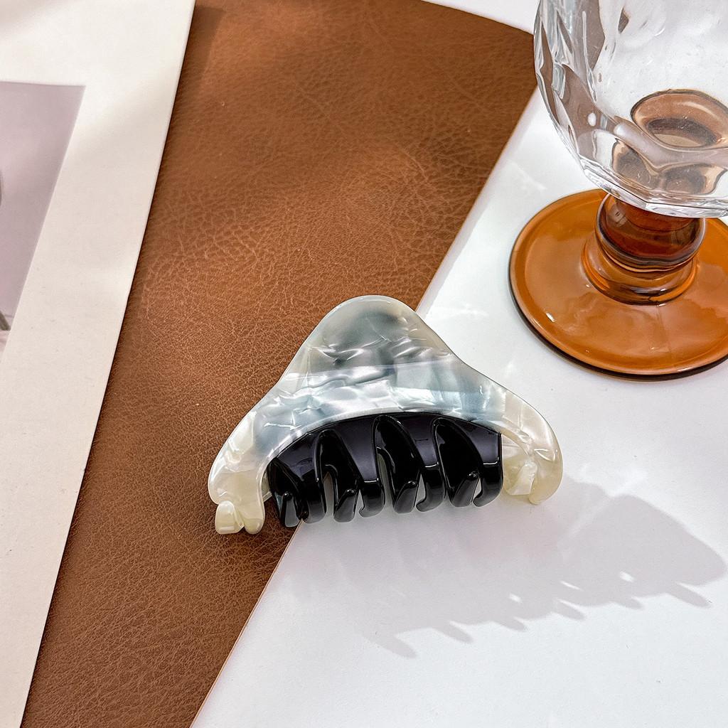 Fashionable Acetate Hair Claw With Geometric Lines Beautiful Hair Clip For Women