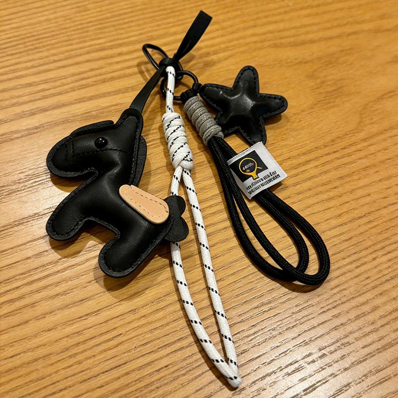 Tas Bedeltje Tas Bedeltjes Schattig Pony Kwastje voor Tassen en Autosleutels Cadeau voor Vrienden 2 Kleuren Beschikbaar Tas Hanger zwart