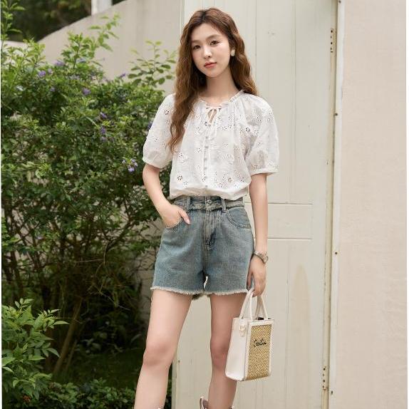 Mishow Dámská halenka 2023 Nová móda Elegantní Výšivka na dojíždění Sladké volánky Šněrovací Dámské pulovry MXC34C0019