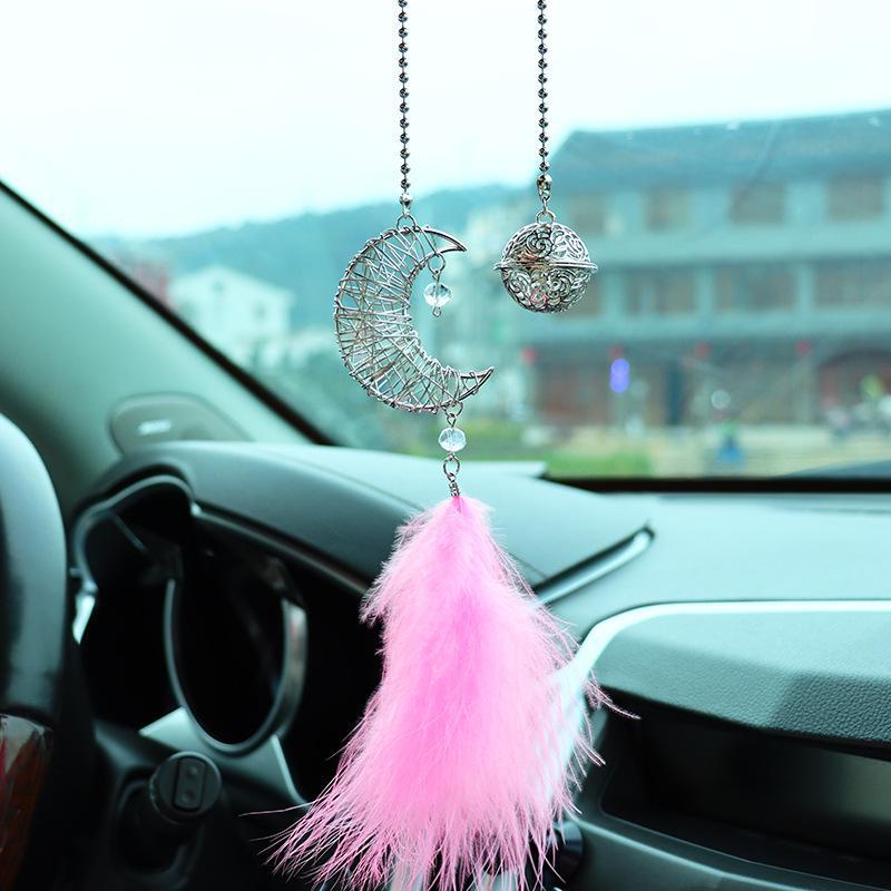 Geometrische Sterne, Monde, Federn: Kreative Innen- und Rückspiegelanhänger