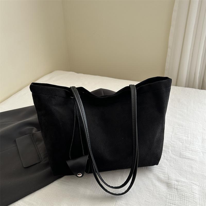 

Women s bag retro large-capacity frosted flannel texture autumn new underarm bag commuter tote bag versatile