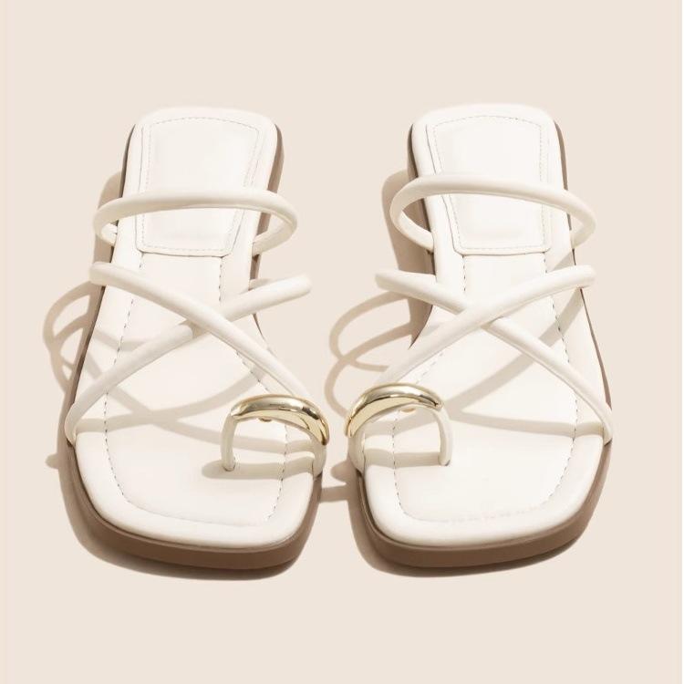 New Sandals Fashionable Summer Versatile Women's Shoes Non Slip Soft Bottom Luxury Flat Sandals Casual Retro Daily Slippers 2026