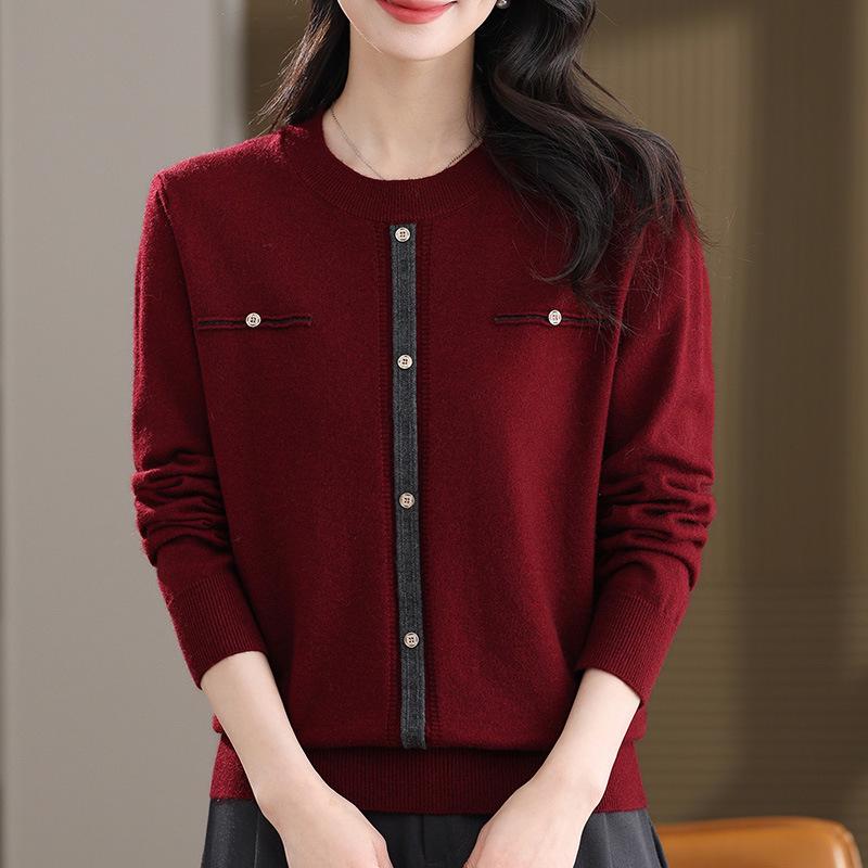 

Stylish Round Neck Knit Sweater for Moms: Lightweight Spring & Autumn Top for Middle-Aged Women 2XL (Recommended for 105-120 Jin)