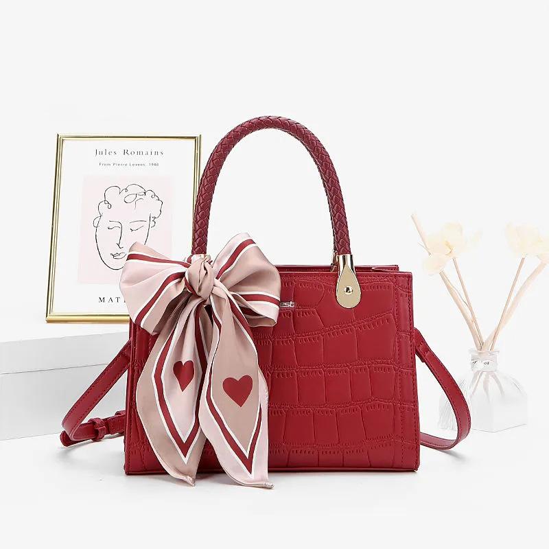 Handbag Women's Bag 2025 New Middle-aged Women's Bag Large Capacity Fashion One Shoulder Crossbody Mom Bag Contact Customer Service