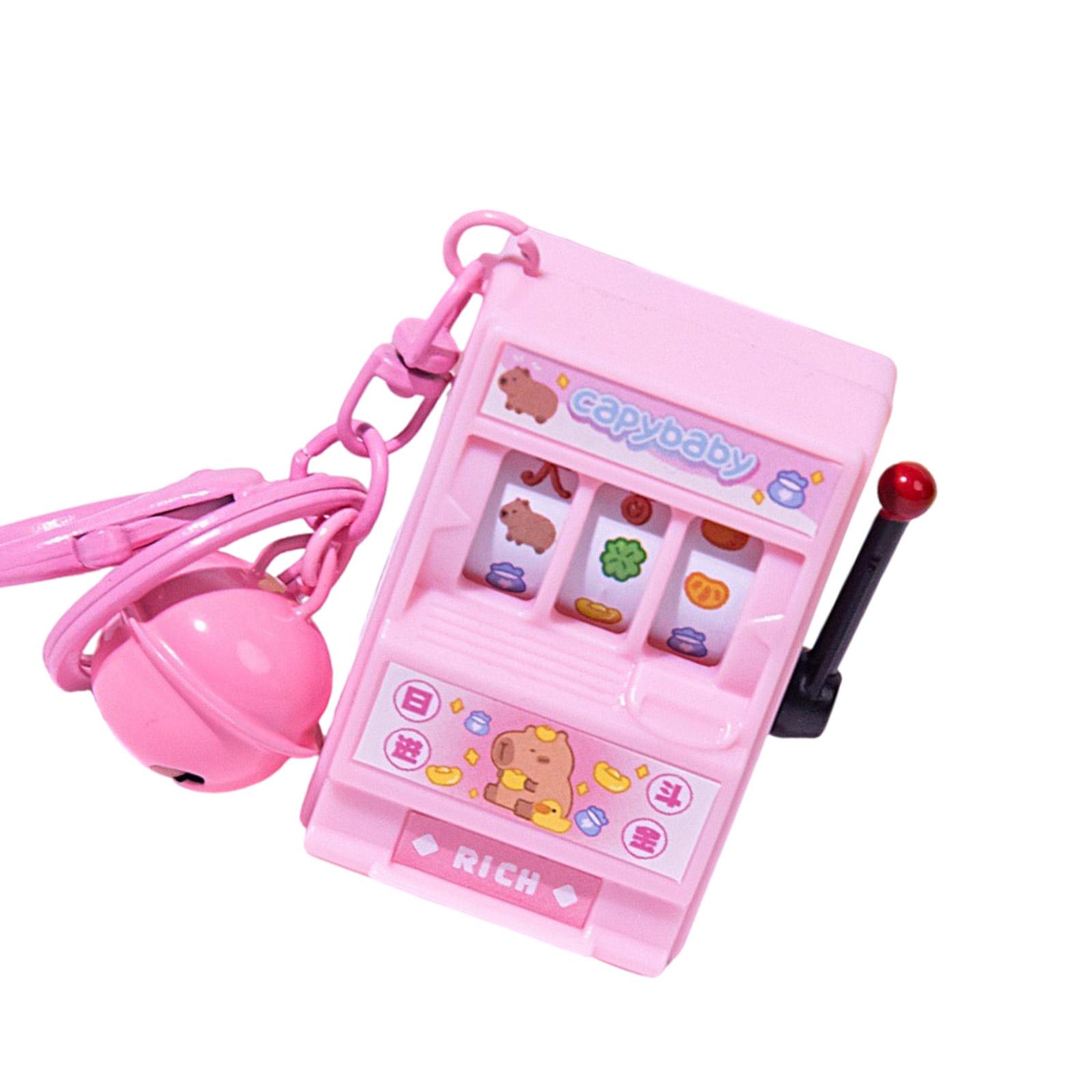 

Миниатюрный игровой автомат с фруктами в стиле капибары, брелок для игрового автомата с фруктами в стиле капибары, аксессуар для портативных развлечений розовый