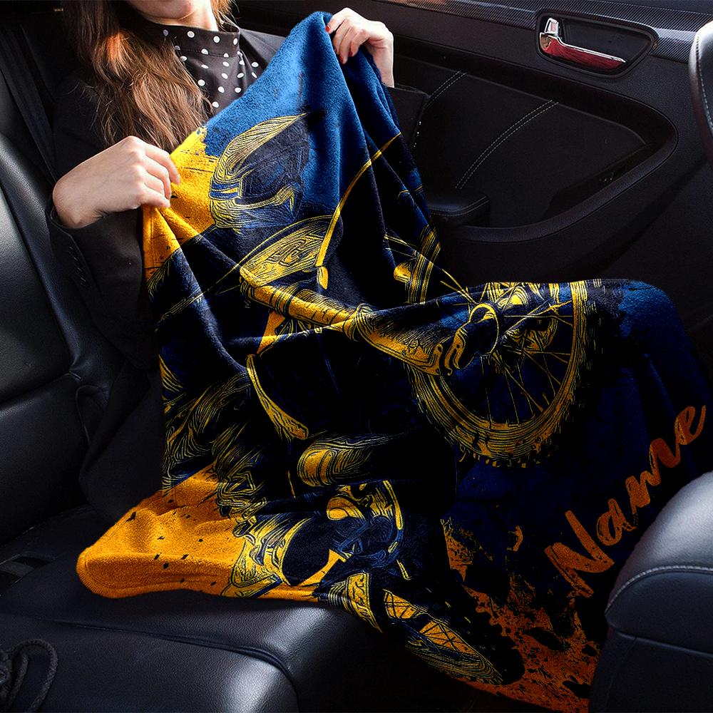 Coperta stampata a tema moto da fuoristrada con nome personalizzato - Perfetta per divano, letto, viaggi e uso all'aperto | Lavabile in lavatrice, accogliente e resistente.