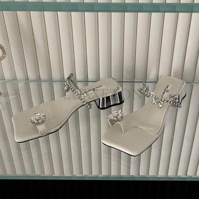 Frühling Sommer Mode Neue Damen Echtes Leder Quadratische Zehenpartie Dünner Mittelhoher Absatz Sandalen Schlichte Freizeitschuhe Weiblich Schick