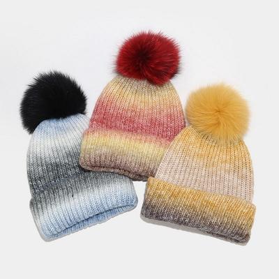 Neue Strickmütze mit Fuchspelz-Bommel, Damenmode, kontrastierende Wollmütze, Herbst und Winter, warme Outdoor-Mütze, Trend