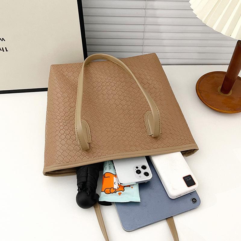 2026 Early Autumn Woven Texture Large Capacity Casual Tote Bag - Trendy Solid Color Single Shoulder Style