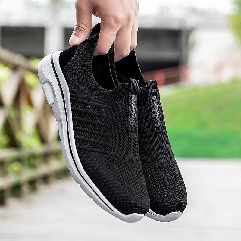 Fashion Men's Breathable Classic Running Shoes 2025 Outdoor Lightweight and Comfortable Mesh Sliding in Walking Shoes Tenis Masculino