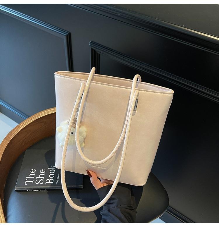 Spring and Summer New Fashionable Large-capacity Portable Shoulder Bag Large-capacity Tote Underarm Commuter Bag