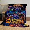 Eine lebendige Collage von Fantasy-Charakteren aus einem Spiel, in dynamischen Posen. Decke für alle Jahreszeiten Mittagspause Überwurf Geschenk