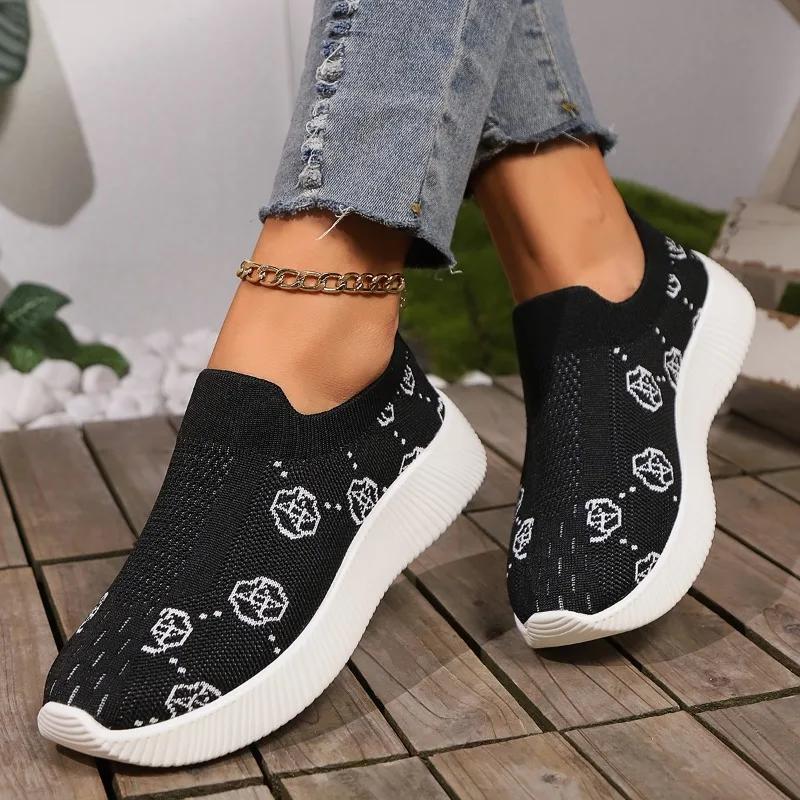 Fashion Women's Casual Shoes Round Toe Flying Mesh One Kick Large Size Shoes Women Leisure Breathable All-match 2025 Zapatillas De Mujer