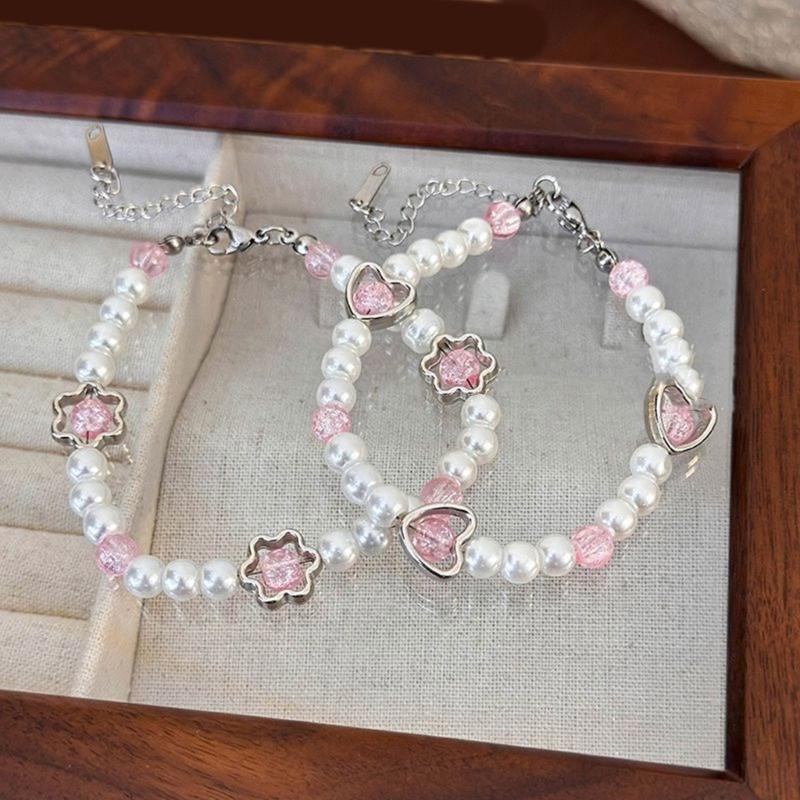 Stylish Bracelet with Heart Shaped Flower Imitation Pearls Wrist Jewelry Adjustable Size Perfect for Daily Wear