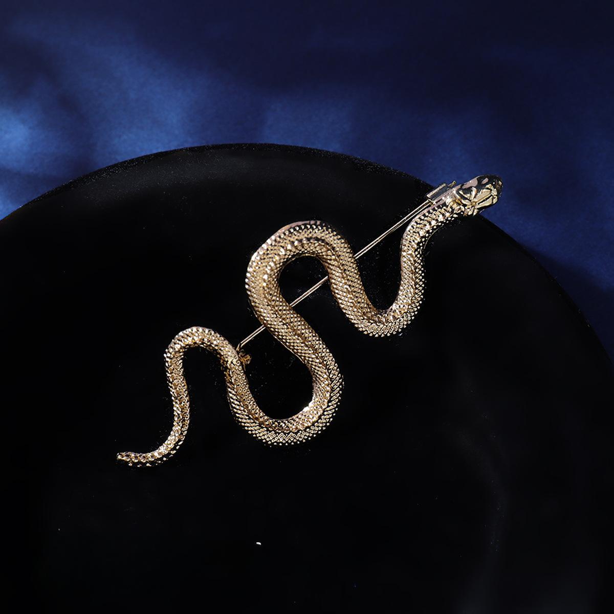 

Уникальный дизайн серебряные броши в виде змеи для женщин и мужчин унисекс полные страз металлические змеи животные роскошные значки ювелирные изделия C7