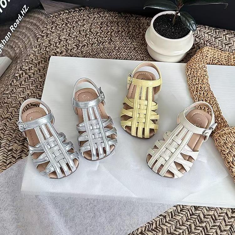 Korean Style Girls' Soft Sole Roman Sandals - Summer 2026 Woven Headband Design for Little Beach Lovers
