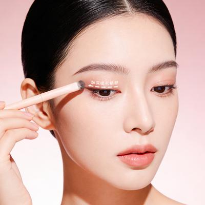 Make-up nástroje a doplňky – Štětce na make-up