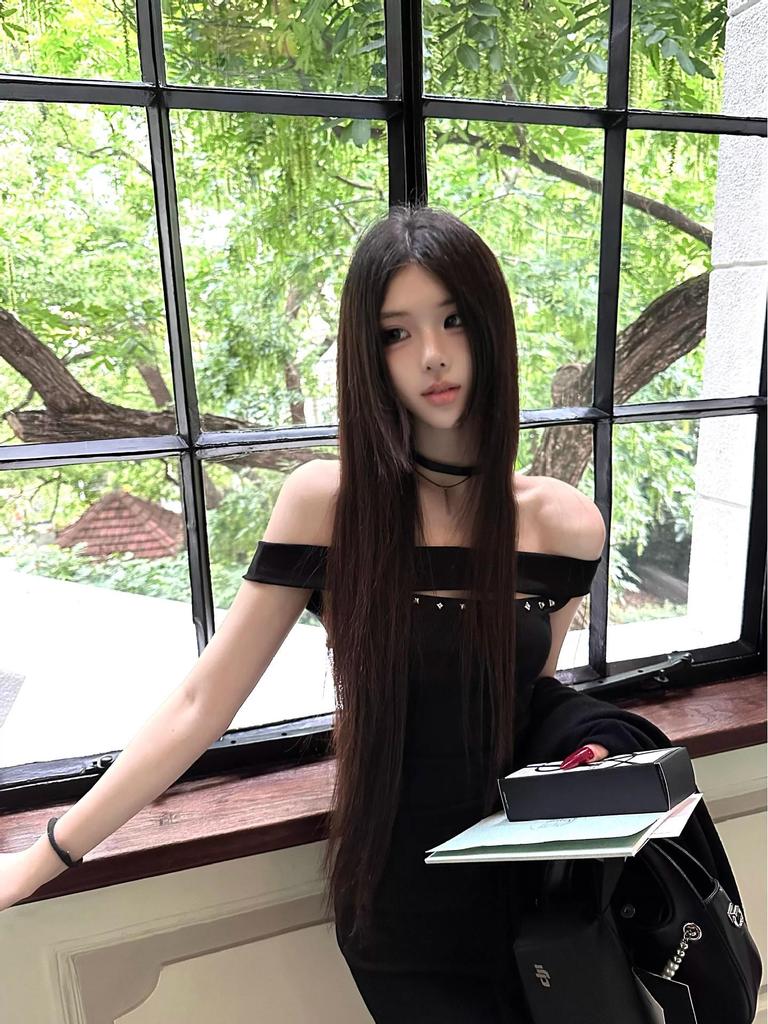 Pure Desire One-Shoulder Black Rivet Dress - Slimming Bodycon Style for Women