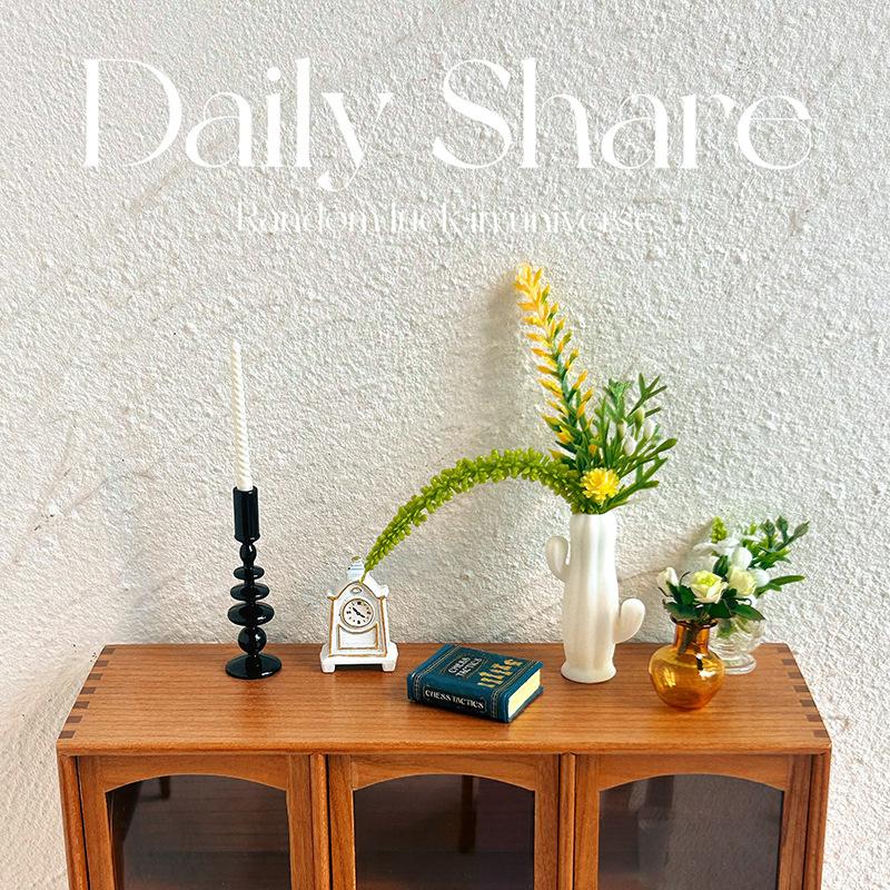 1Pcs Dollhouse Miniature Cactus Shaped Vase Model Furniture Accessories For Doll House Living Room Scene Decor Kids Play Toy