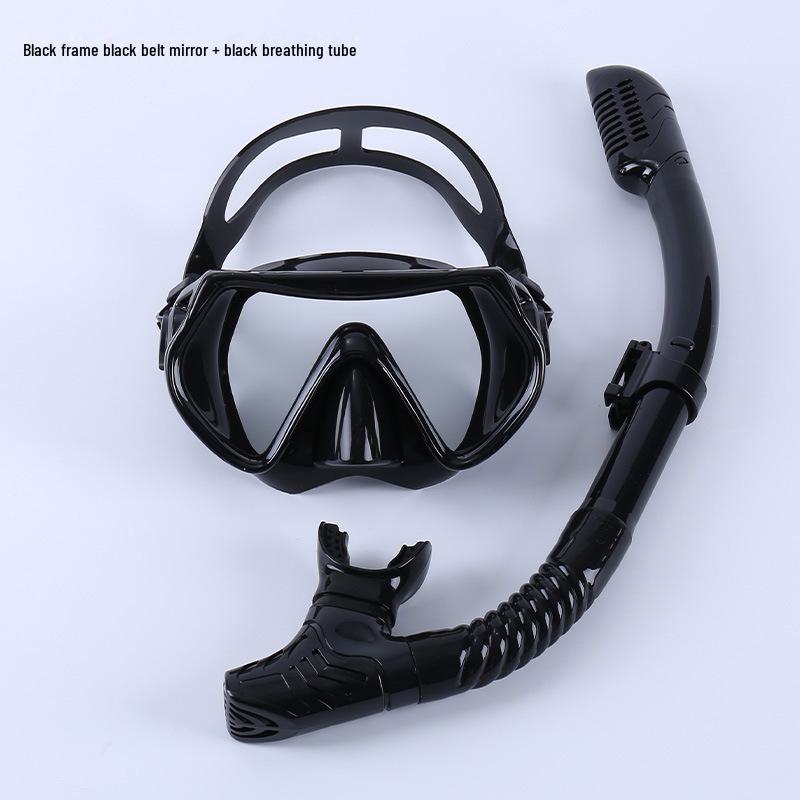 HD Light-transmitting Cross-border Free Diving Goggles with Ultra-wide Field of View and Liquid Silicone Design.