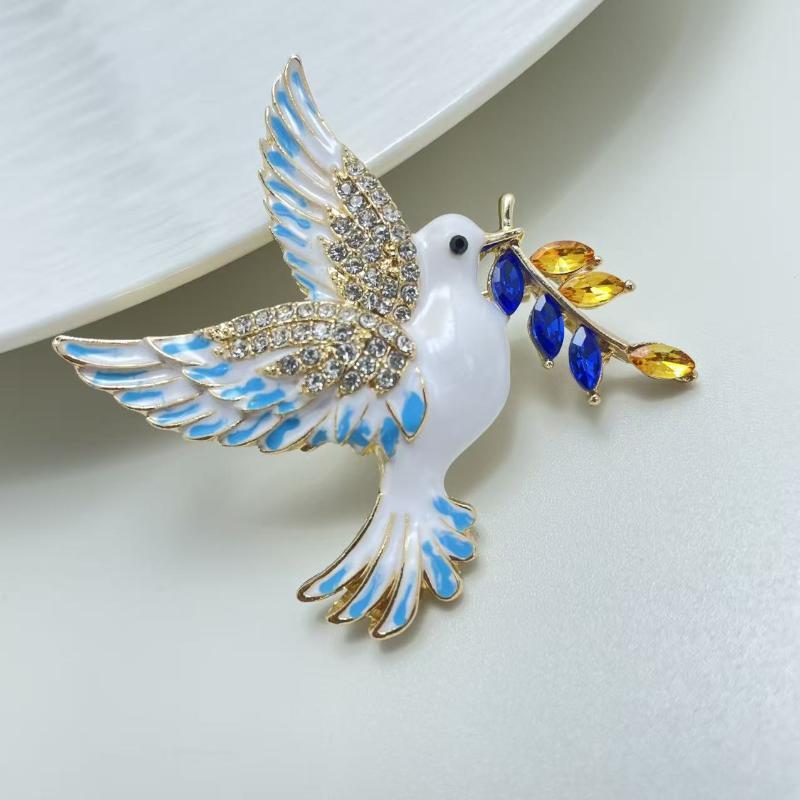 Pigeon Brooch Fashion Accessory Women Bird Wing Brooch Pin Sparkling Rhinestone Pigeon Corsage Retro Style Clothing Accessories