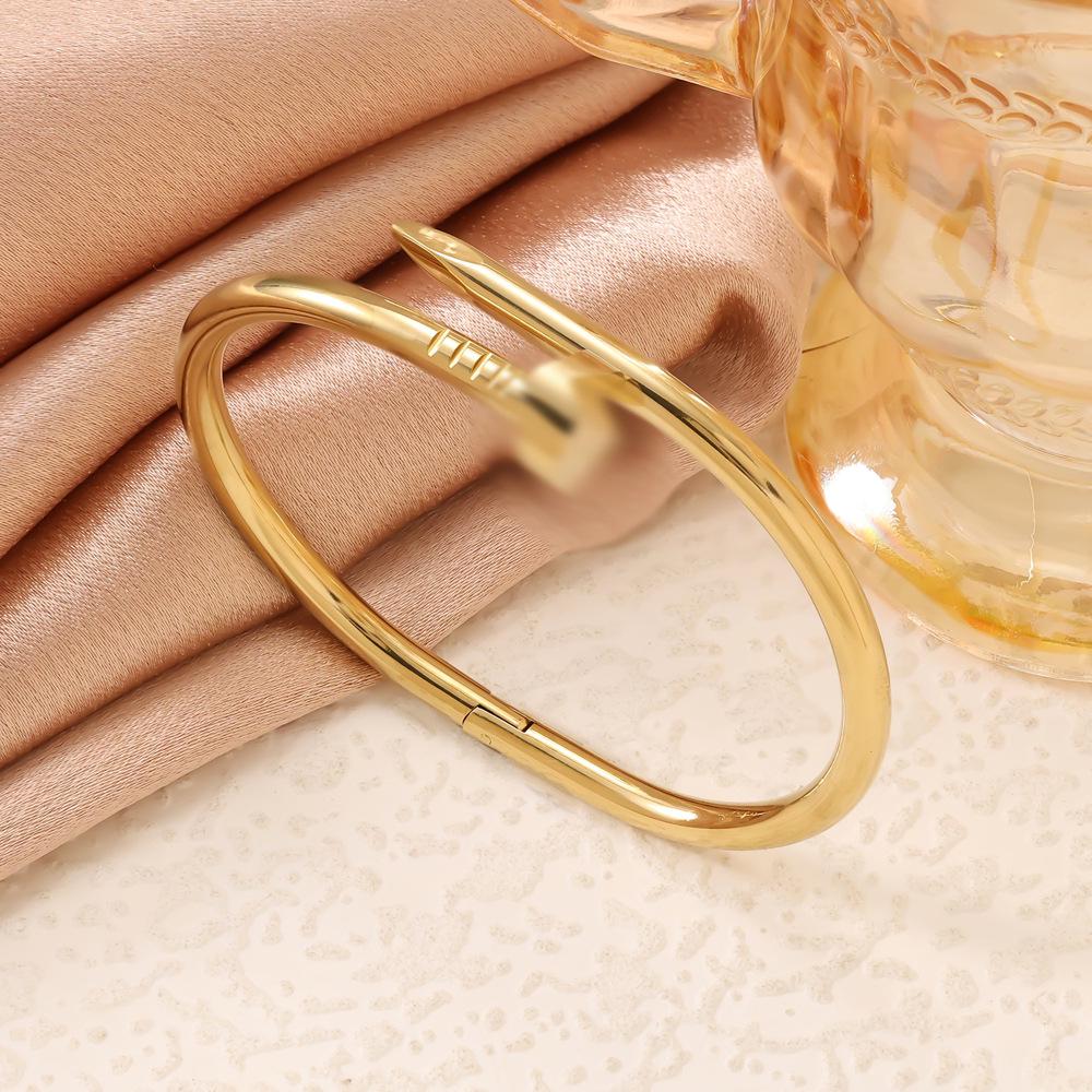 Stylish 18K Gold Stainless Steel Bangles - European & American Fashion, Fade-Resistant.
