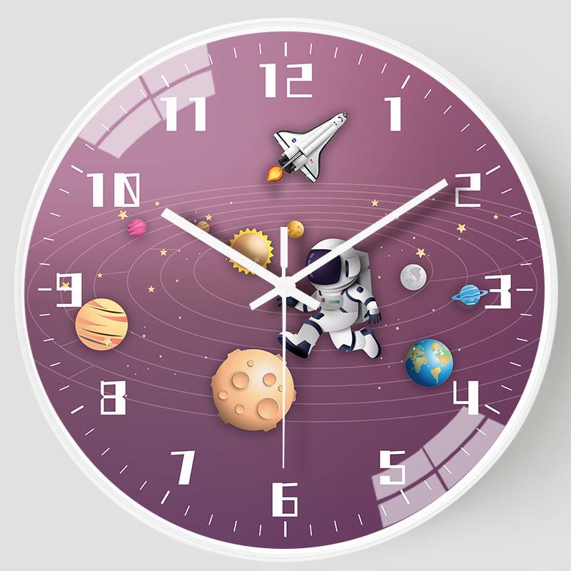 Creative Astronaut Children's Silent Wall Clock: Ideal for Bedrooms & Living Rooms