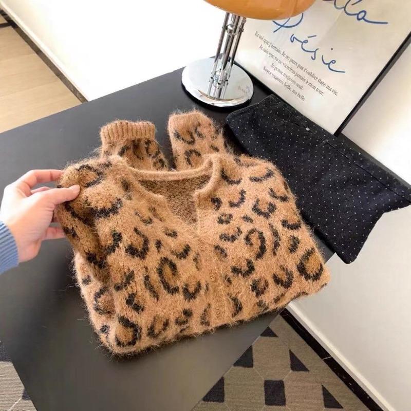 Leopard print full print v-neck long-sleeved knitted sweater cardigan jacket women's short new design niche top