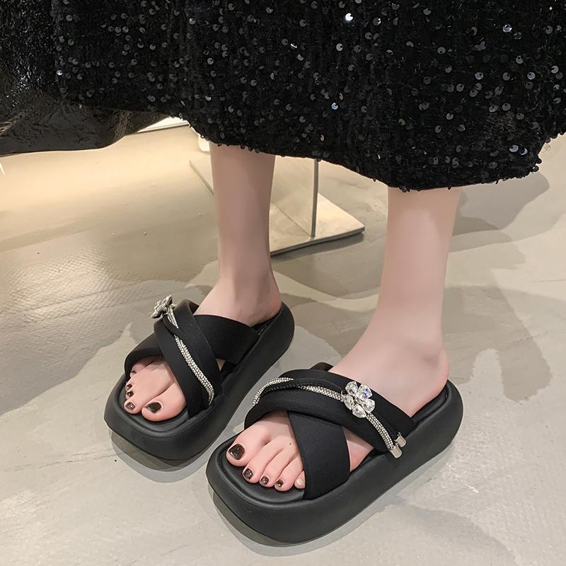 Fashion Slippers Casual Women's Shoes With Platform Slides Pantofle Luxury Soft 2025 Summer Fashion Leisure House Slippers Platform Summ