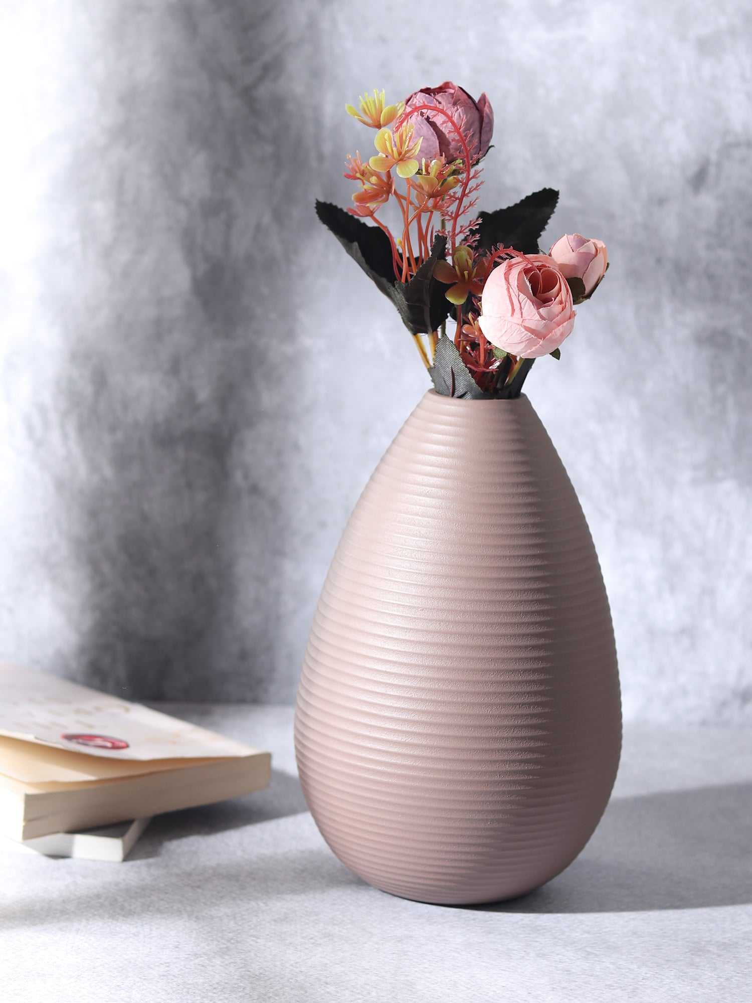 Klova Pink Vase | 10 x 10 x 15 cm 10 x 10 x 15 cm