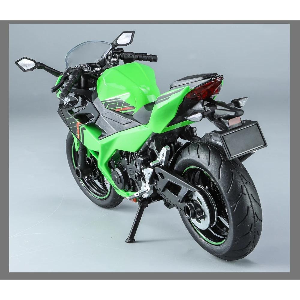 1/12 Scale Kawasaki 400 Motorcycle Die-cast Model - Sound & Light Effects - Authentic Details - Fun for Kids & Motorcycle Lovers
