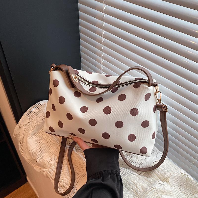 Compact and Stylish Polka Dot Single-shoulder Bag - A Niche Design for Single-shoulder Handbags