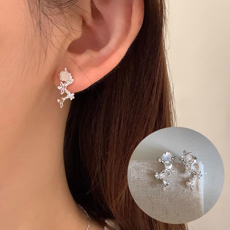 

PANJBJ 925 Sterling Silver Chalcedony Studs Earring for Women Flower Irregular Vintage Design Jewelry Gift Dropshipping