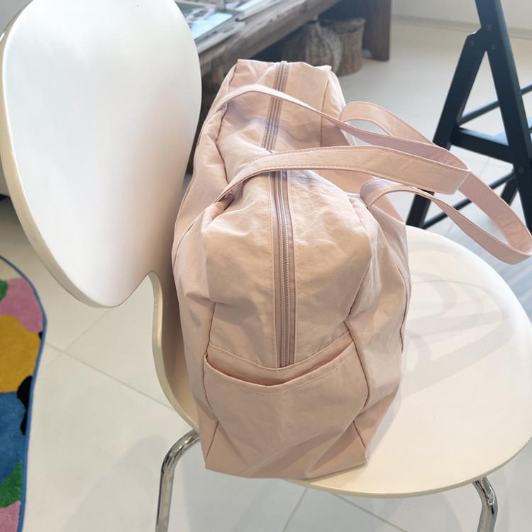 IELGY Large Capacity Tote Lightweight Nylon Travel Sports Gym Bag Three Colors