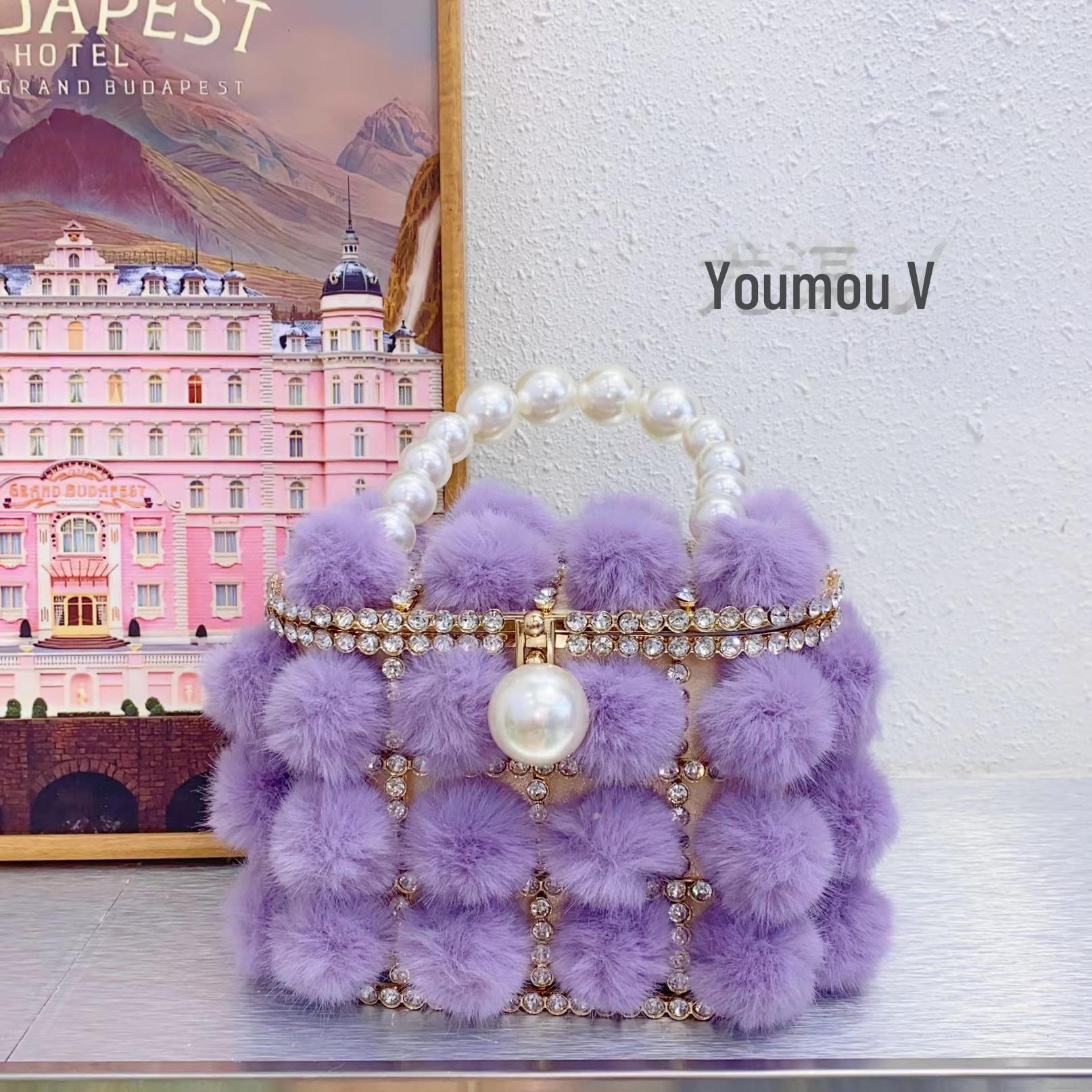 

Сумка-корзина из меха норки с перламутровым узором, стразами и плюшевой птичьей клеткой фиолетовый