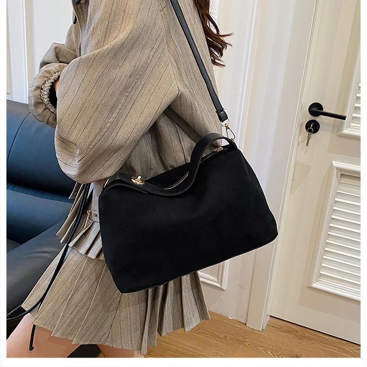 1 Stück Damen High-End-Gefühl Große Kapazität Tasche Damen Einfache Pendler Schulter Handtasche Herbst und Winter Mode Vielseitige Damen Tasche