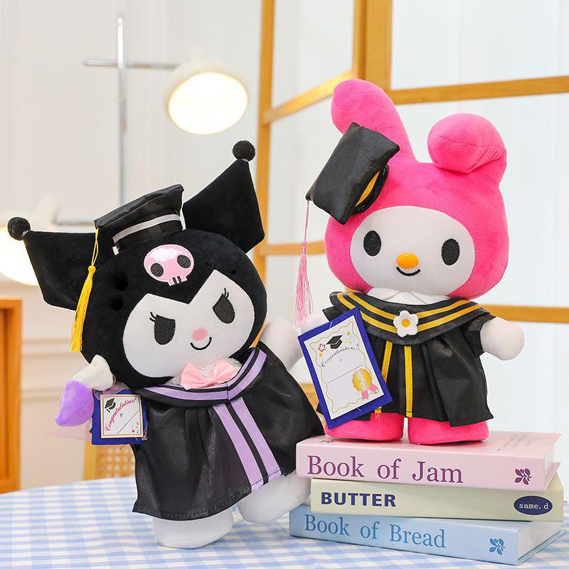 Carino Cartone Animato Tocco e Toga Bambola Peluche Decorazione Festa Studenti Giocattolo Morbido Dopamina Regalo Perfetto Per Ragazze