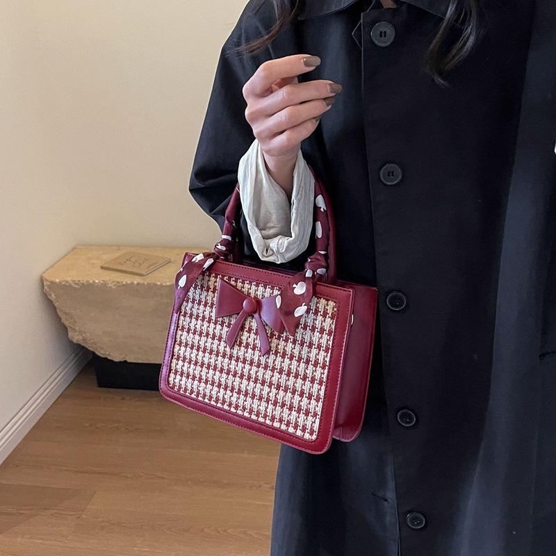 New Textured Wedding Bag Women's Red Wedding Bag Messenger Bag Portable Shoulder Messenger Bag