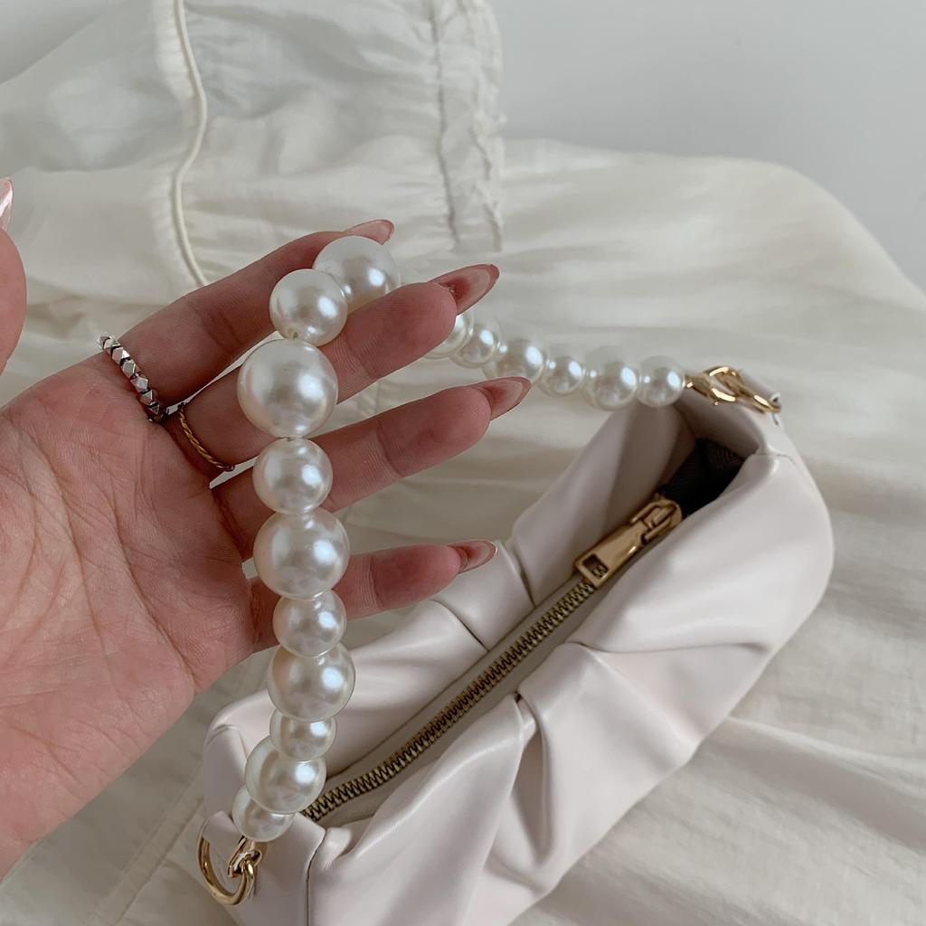 2026 High-End Soft Leather Cloud Bag: Women's Chain Pleated Shoulder & Crossbody Bag