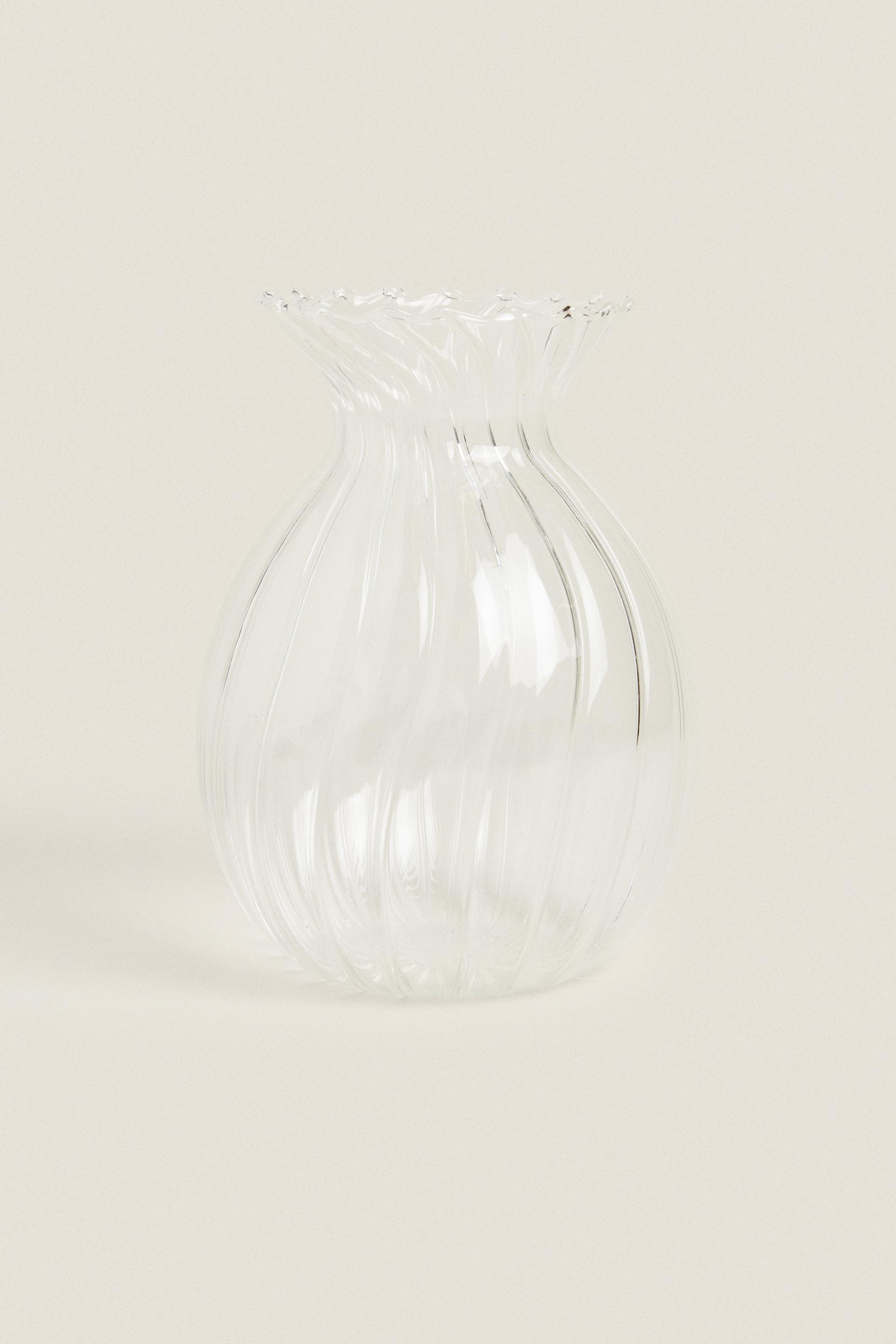 

ВАЗА ИЗ БОРОСИЛИКАТНОГО СТЕКЛА С ЛИНИЯМИ