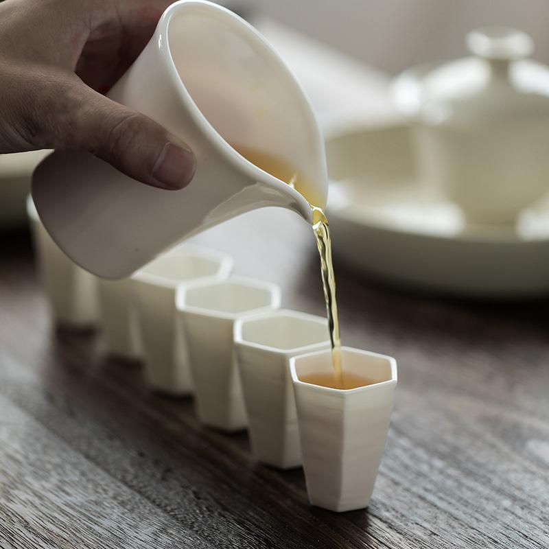 30ml Kleine Kapazität Talg Jade Weißes Porzellan Sechseckig Kung Fu Teetasse Persönliche Meistertasse Geschmack Wein Teetasse Teegeschirr Zubehör