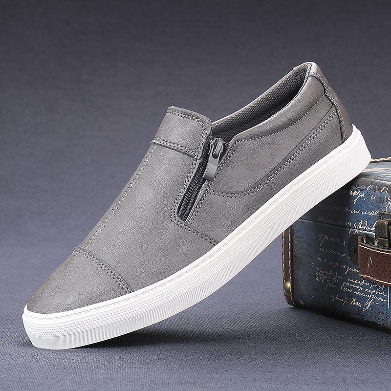 Korean Style Men's Breathable Leather Low-Top Casual Shoes - Soft Sole & Versatile Design for Spring/Summer.