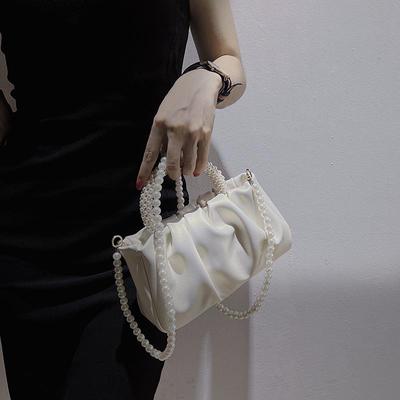 2024 Γυναικεία Κομψή Τσάντα Crossbody 'Cloud' με Αλυσίδα Μαργαριταριών