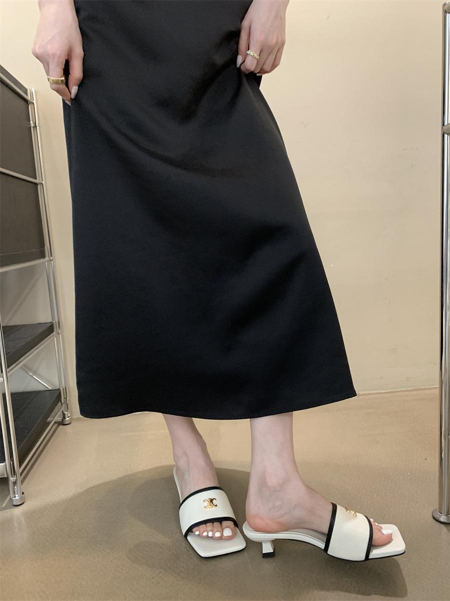 

Xiaoxiangfeng flat-bottomed slippers for women s summer wear 2025 new fashionable French small sandals with soft bottom and beach slips 39 белый