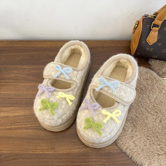 

Осенью 2025 года новые однословные пушистые туфли для женщин носят модные и универсальные повседневные теплые хлопковые туфли на толстой подошве, увеличивающие рост. 36