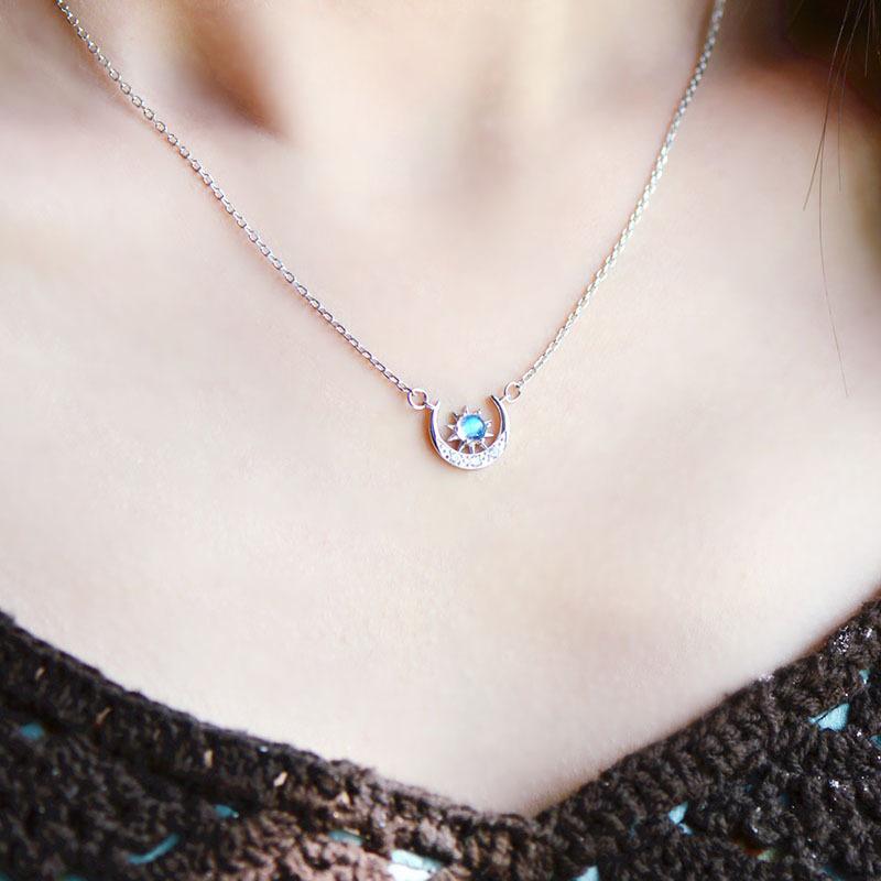 Collana con Ciondolo in Argento Sterling 925 Placcato Oro Pietra di Luna per Donne: Sole, Luna, Stelle. Semplice Collana Clavicola Stile Foresta.