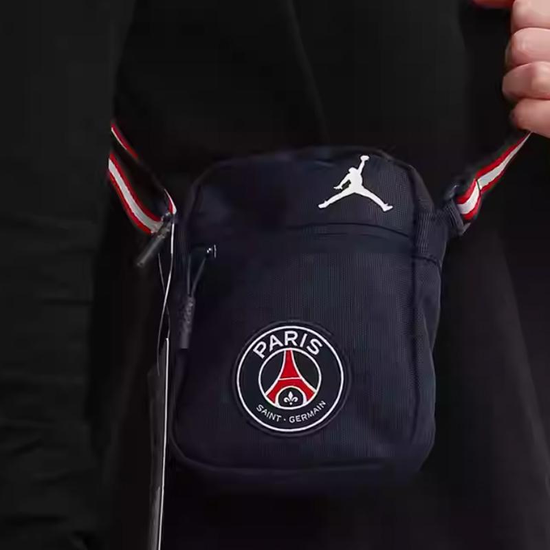 Jordan Poliestrowa torba crossbody Regularna Unisex Ciemnoniebieska Jordan JD2123008GS-001