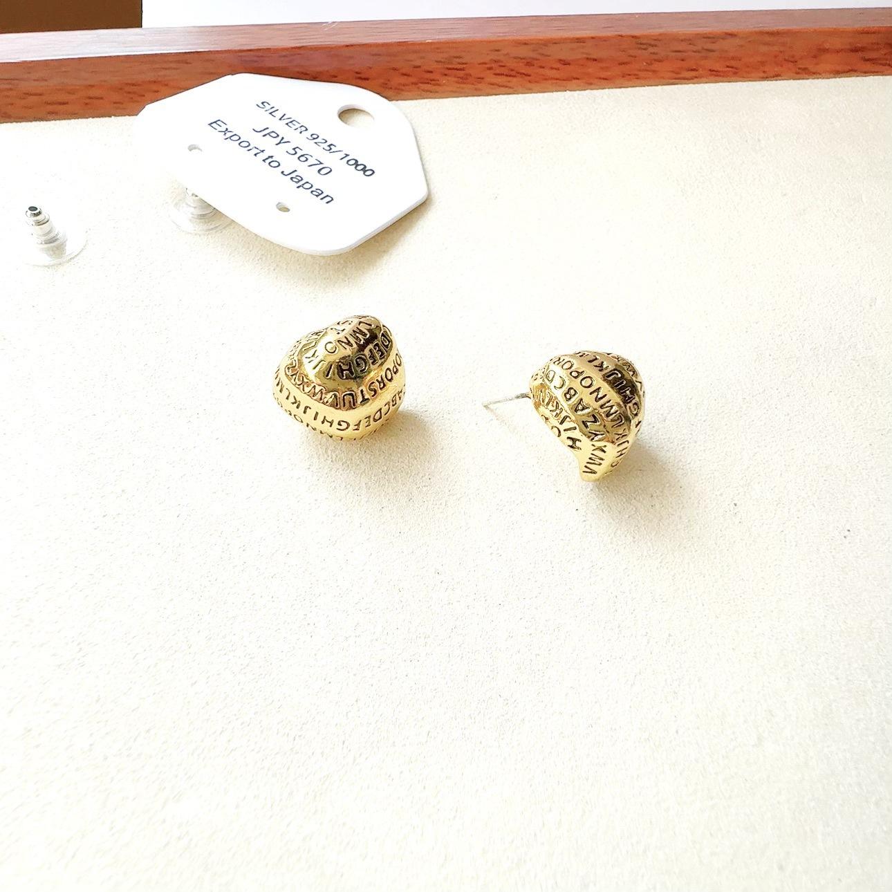 Fashion exquisite metal sense letter three-dimensional triangular stud earrings women s versatile high-end sense silver needle e